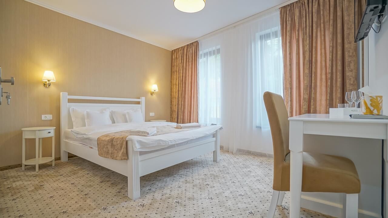 Отели типа «постель и завтрак» Monarch House Брашов-4