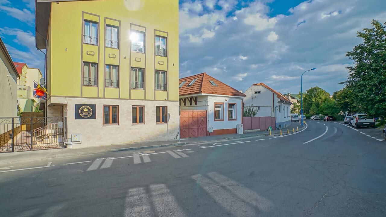Отели типа «постель и завтрак» Monarch House Брашов-14