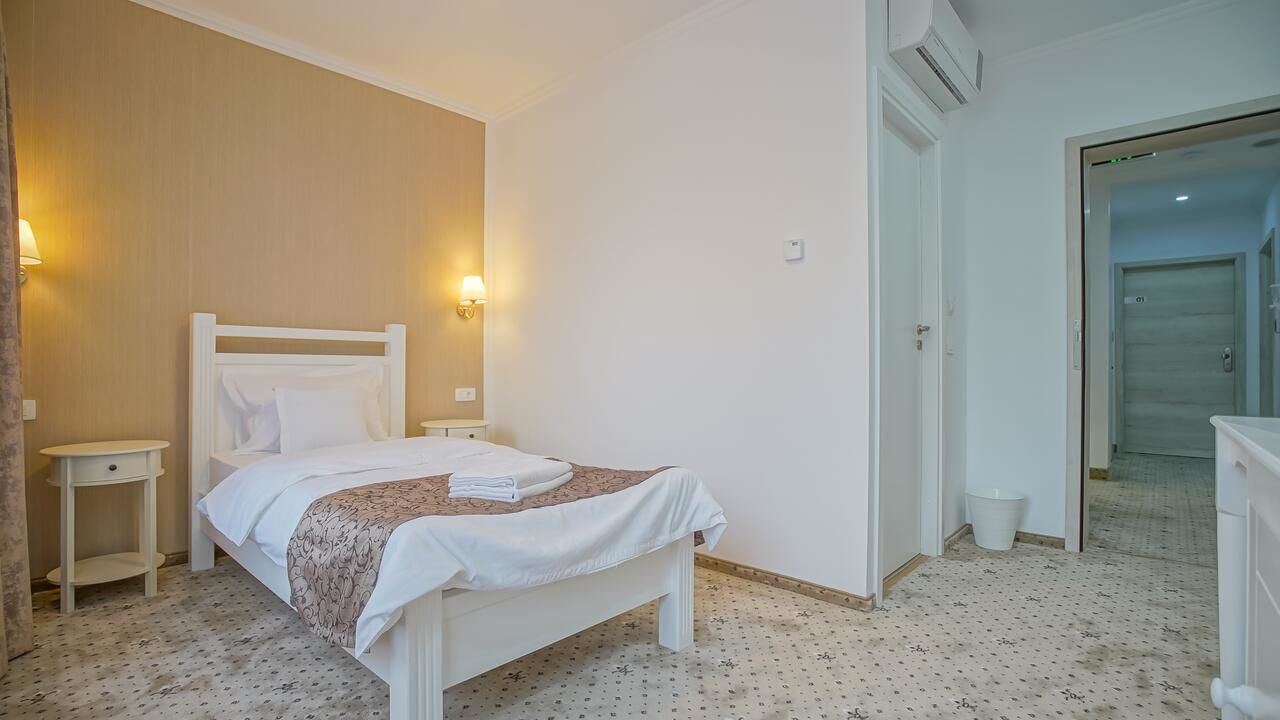 Отели типа «постель и завтрак» Monarch House Брашов