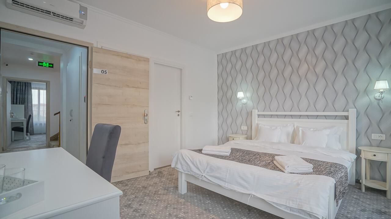Отели типа «постель и завтрак» Monarch House Брашов-45