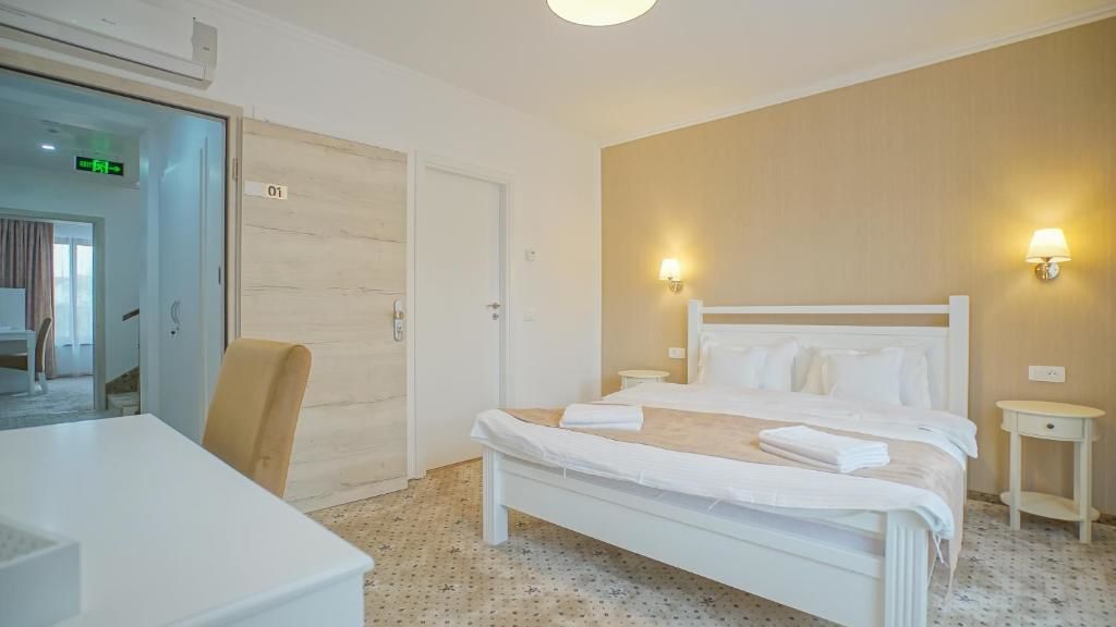 Отели типа «постель и завтрак» Monarch House Брашов-62