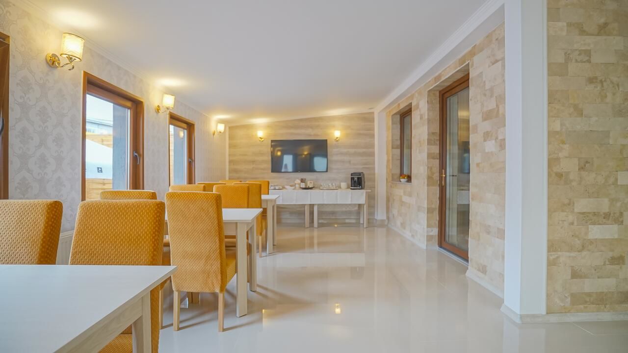 Отели типа «постель и завтрак» Monarch House Брашов-11