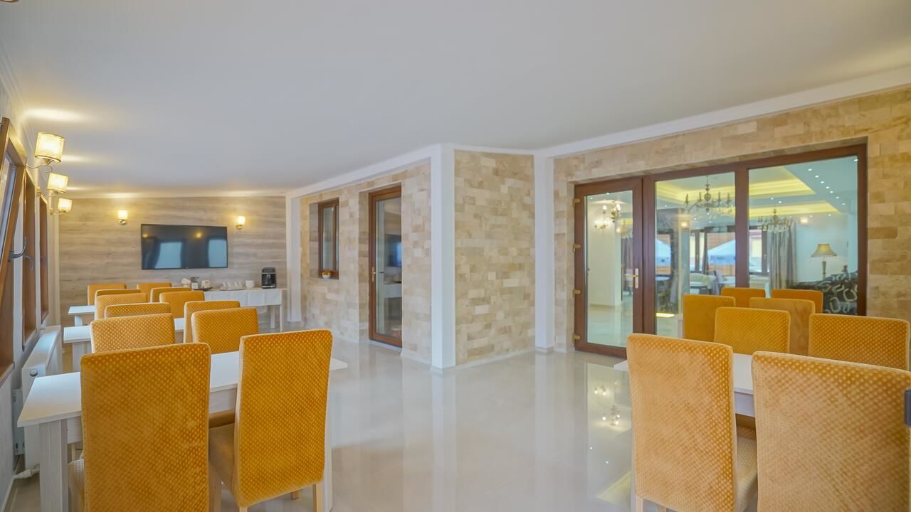 Отели типа «постель и завтрак» Monarch House Брашов-12