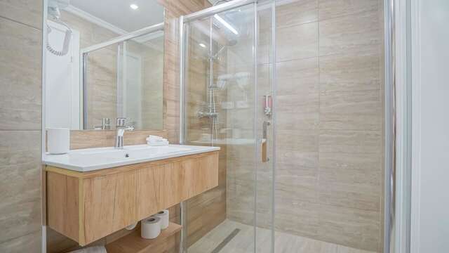 Отели типа «постель и завтрак» Monarch House Брашов-29