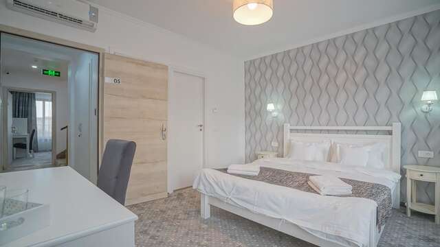 Отели типа «постель и завтрак» Monarch House Брашов-44