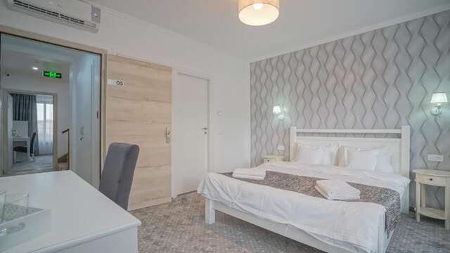Отели типа «постель и завтрак» Monarch House Брашов-56